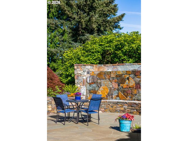 6464 Sw PARKHILL Dr, Portland, OR 97239