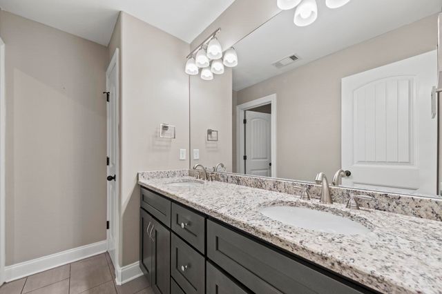 142 EUREKA TRL, Atoka, TN 38004