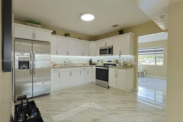 4147 W 8th Ave 0, Hialeah, FL 33012