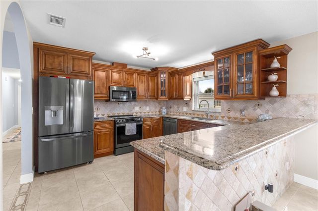 9336 COUNTY ROAD 125D, Wildwood, FL 34785