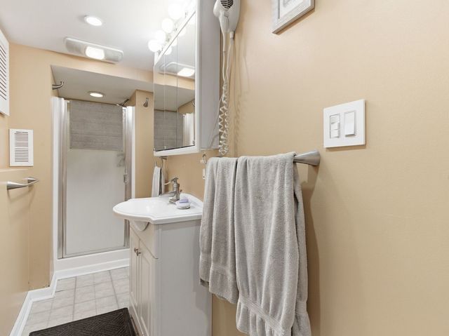 7663 Walnut Avenue, Woodridge, IL 60517