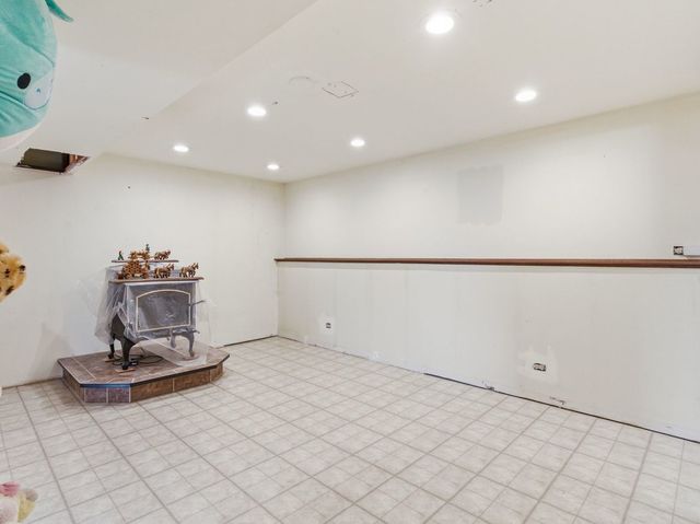 7663 Walnut Avenue, Woodridge, IL 60517