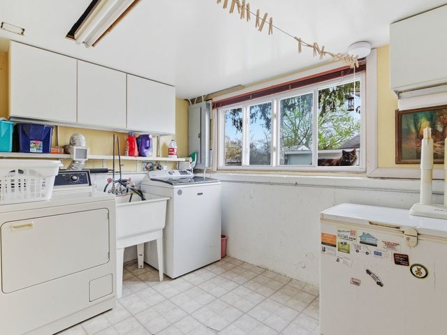 7663 Walnut Avenue, Woodridge, IL 60517