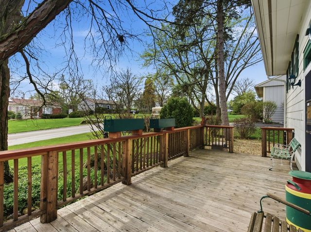 7663 Walnut Avenue, Woodridge, IL 60517