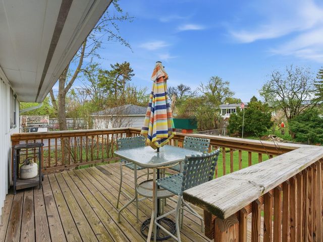 7663 Walnut Avenue, Woodridge, IL 60517