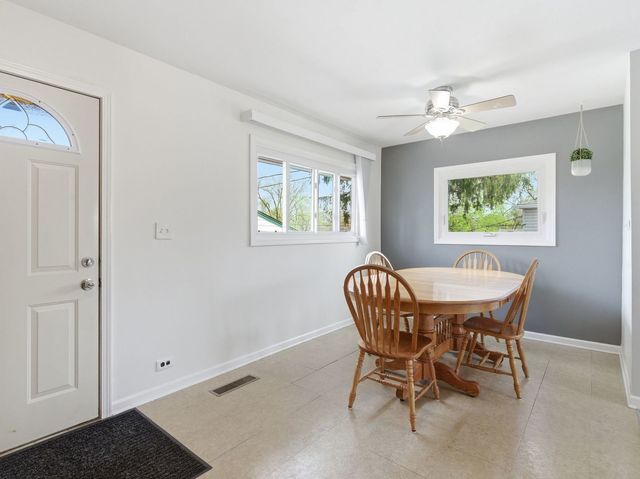 7663 Walnut Avenue, Woodridge, IL 60517