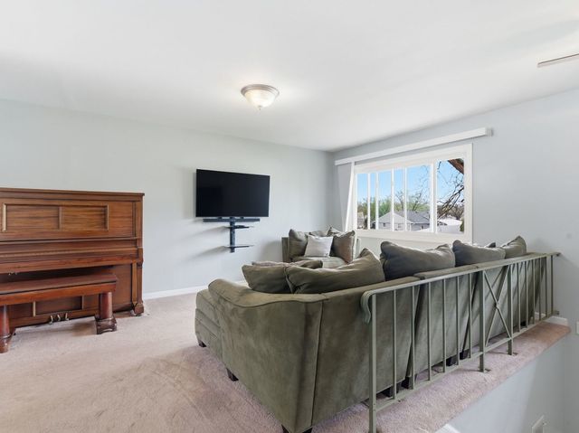 7663 Walnut Avenue, Woodridge, IL 60517