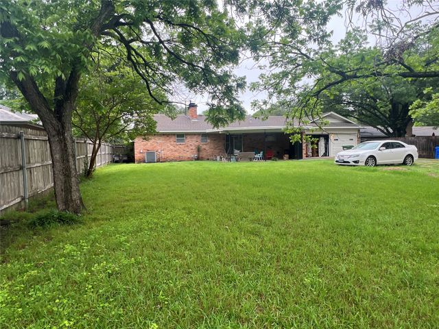 5501 Lake Charles Drive, Waco, TX 76710