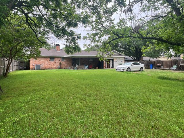 5501 Lake Charles Drive, Waco, TX 76710