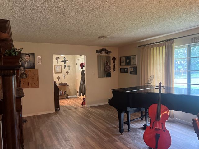 5501 Lake Charles Drive, Waco, TX 76710