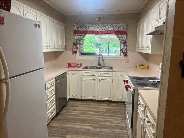 5501 Lake Charles Drive, Waco, TX 76710