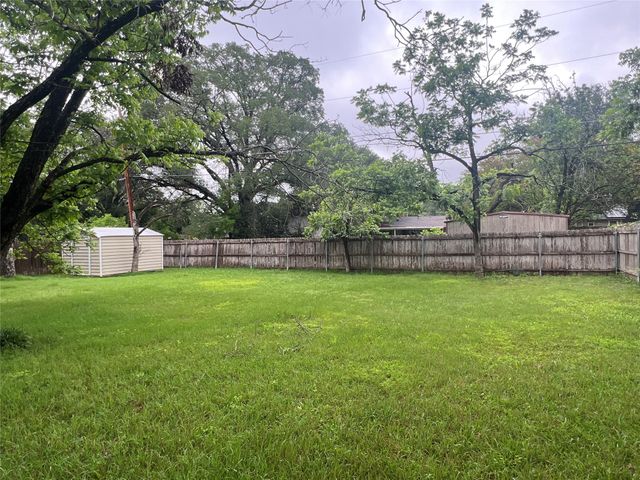 5501 Lake Charles Drive, Waco, TX 76710