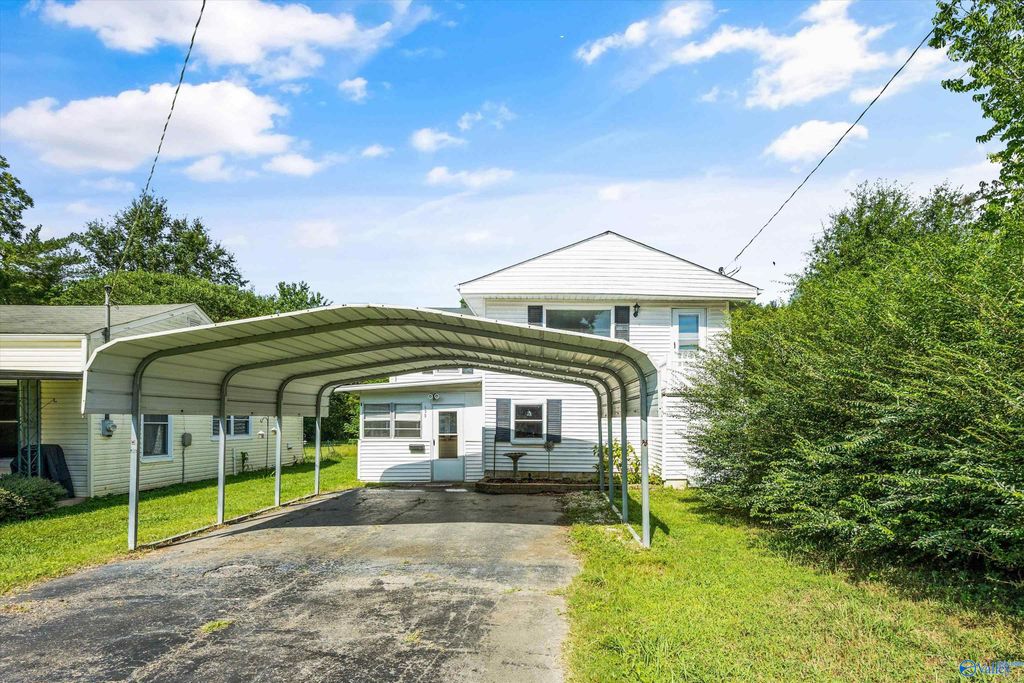 135 T E McKinney Circle, Owens Cross Roads, AL 35763