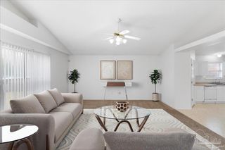 9523 Parker Pl Dr, Navarre, FL 32566