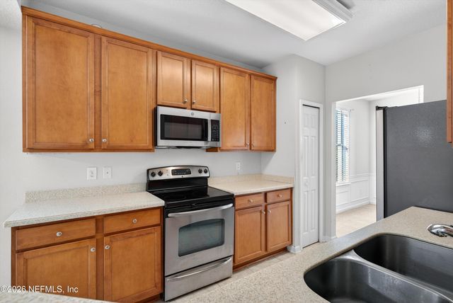 8699 LITTLE SWIFT Circle 25G, Jacksonville, FL 32256