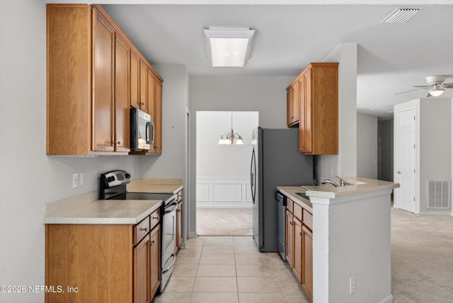 8699 LITTLE SWIFT Circle 25G, Jacksonville, FL 32256