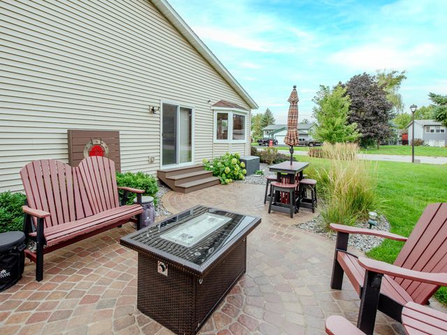 1466 Laurel Avenue, Saint Paul Park, MN 55071