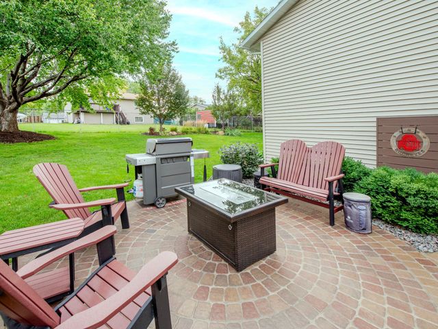 1466 Laurel Avenue, Saint Paul Park, MN 55071