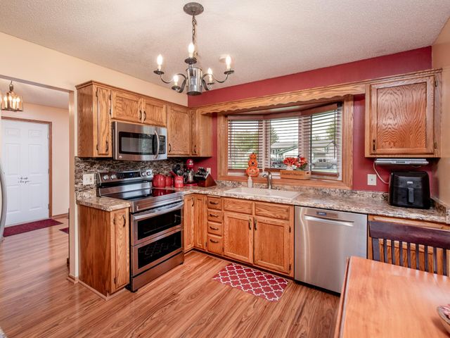 1466 Laurel Avenue, Saint Paul Park, MN 55071
