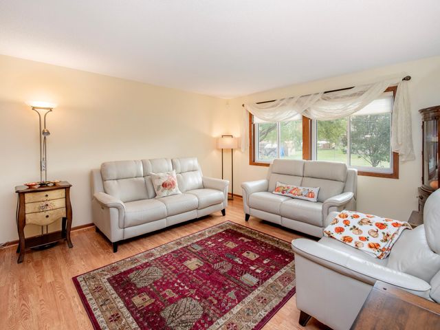 1466 Laurel Avenue, Saint Paul Park, MN 55071