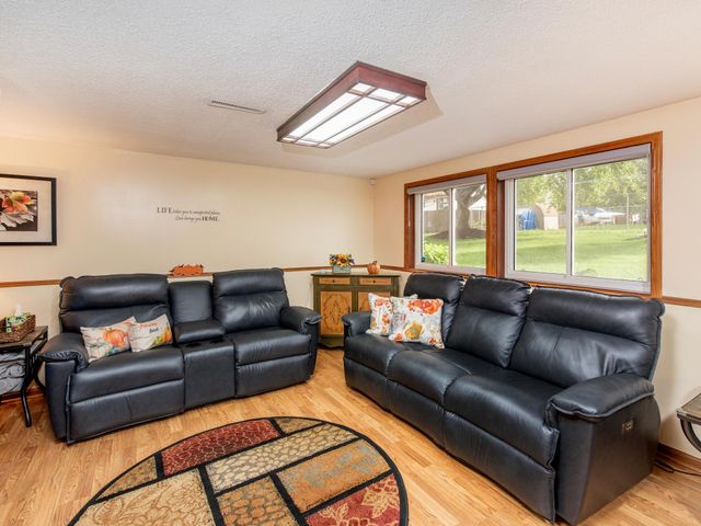 1466 Laurel Avenue, Saint Paul Park, MN 55071