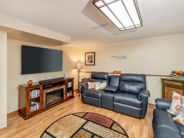 1466 Laurel Avenue, Saint Paul Park, MN 55071