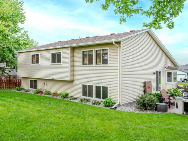 1466 Laurel Avenue, Saint Paul Park, MN 55071