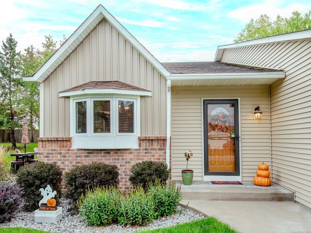 1466 Laurel Avenue, Saint Paul Park, MN 55071