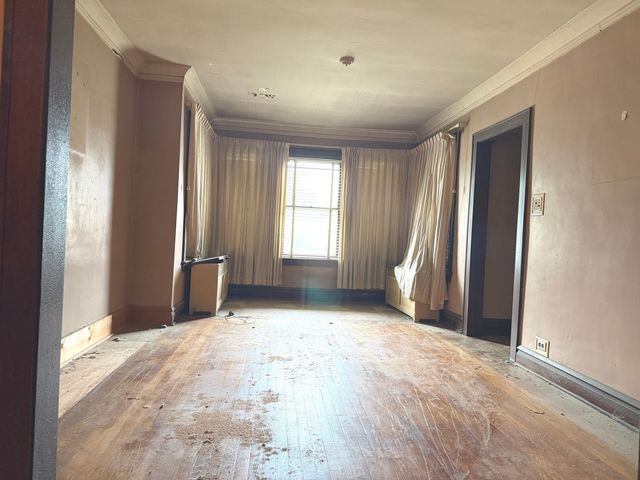 8115 S Dante Avenue, Chicago, IL 60619