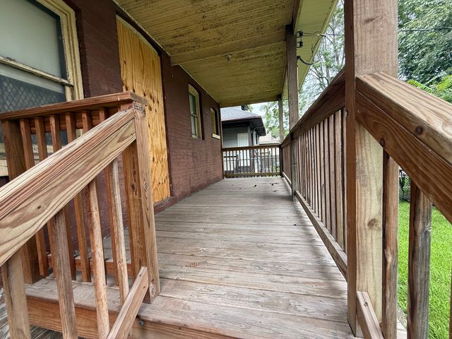 8115 S Dante Avenue, Chicago, IL 60619