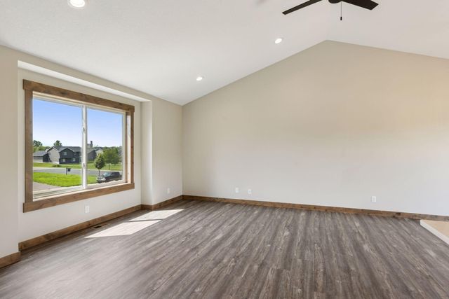 521 Summit Circle, Baldwin, WI 54002