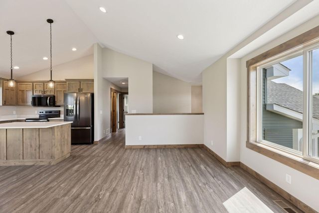 521 Summit Circle, Baldwin, WI 54002