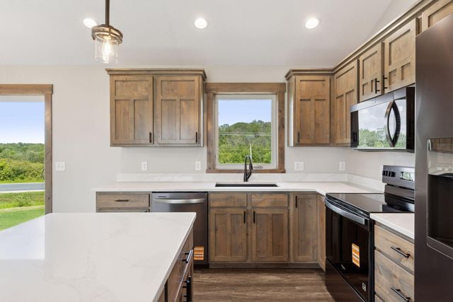 521 Summit Circle, Baldwin, WI 54002