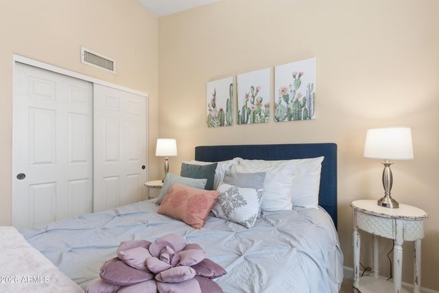 4442 E GRAYTHORN Street, Phoenix, AZ 85044