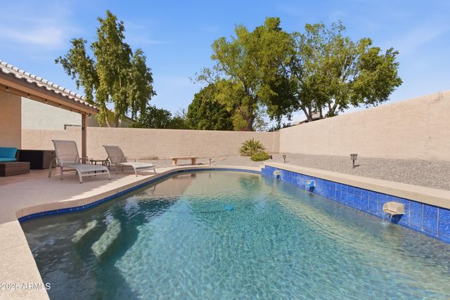4442 E GRAYTHORN Street, Phoenix, AZ 85044