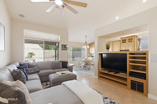 4442 E GRAYTHORN Street, Phoenix, AZ 85044