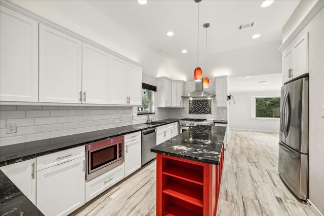 2919 Kings Forest Drive, Kingwood, TX 77339