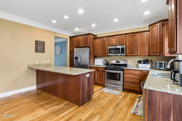 2004 Windridge Drive, Kingsport, TN 37660