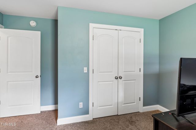 2004 Windridge Drive, Kingsport, TN 37660