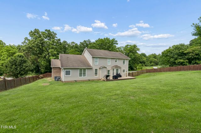 2004 Windridge Drive, Kingsport, TN 37660