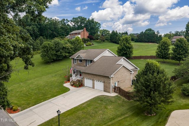 2004 Windridge Drive, Kingsport, TN 37660