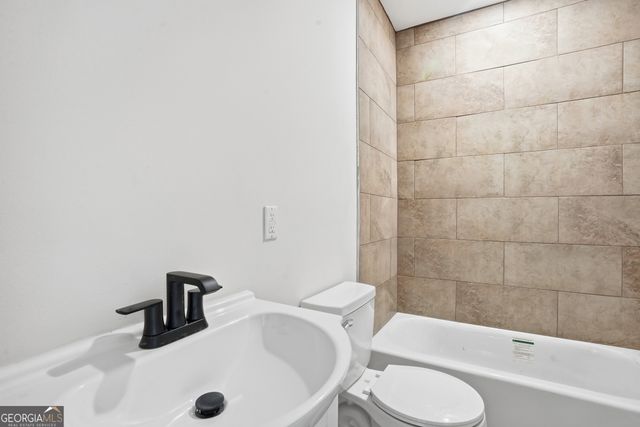 211 Jenks Street, Savannah, GA 31415