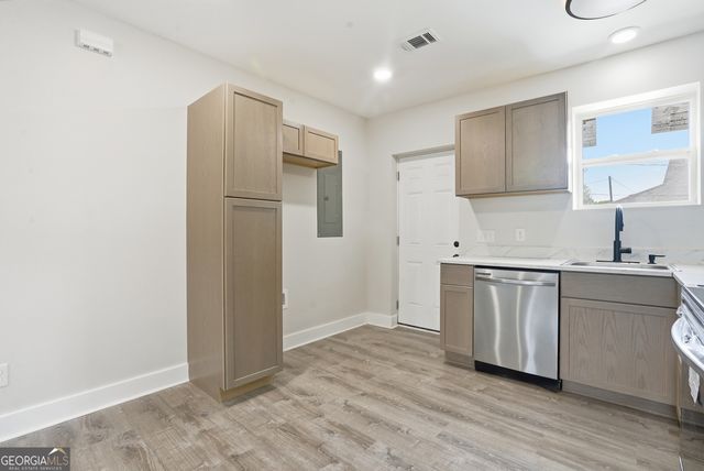 211 Jenks Street, Savannah, GA 31415