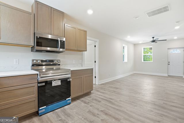 211 Jenks Street, Savannah, GA 31415