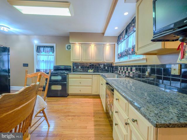 705 EDMONDS AVE, Drexel Hill, PA 19026