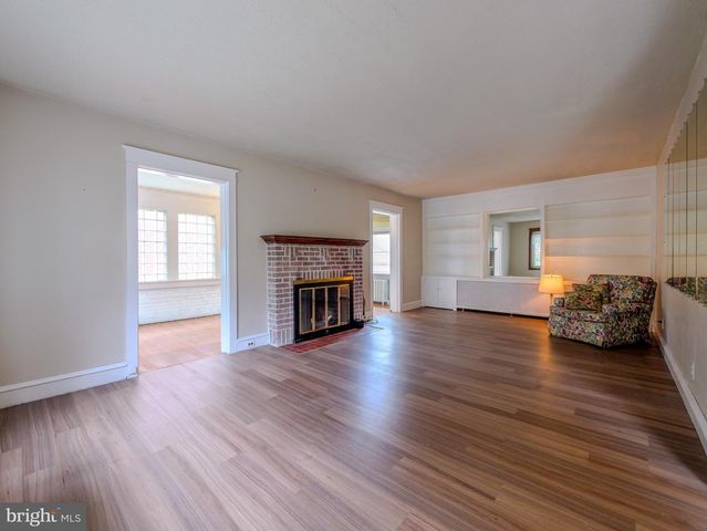 705 EDMONDS AVE, Drexel Hill, PA 19026