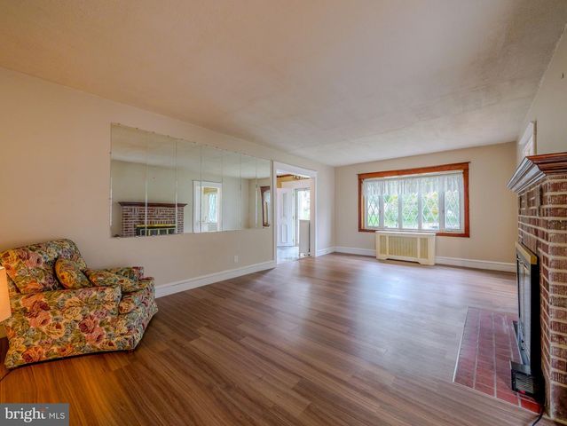 705 EDMONDS AVE, Drexel Hill, PA 19026