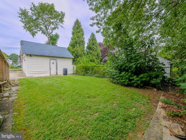 705 EDMONDS AVE, Drexel Hill, PA 19026