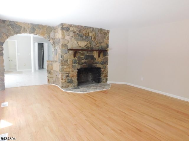4 Spring Hill Rd, Franklin Twp., NJ 08801