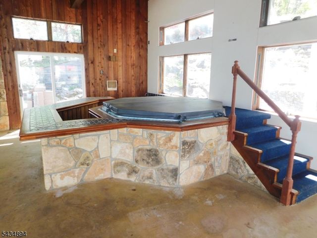 4 Spring Hill Rd, Franklin Twp., NJ 08801